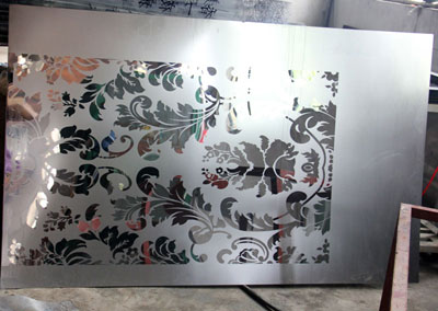 Decoration plate etching machine